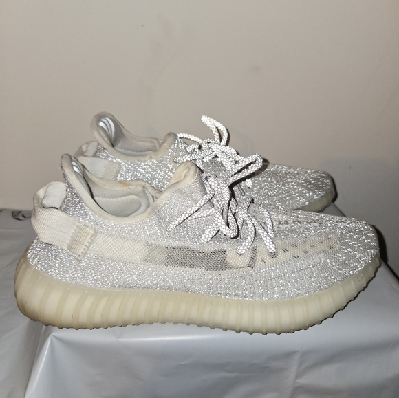 Yeezy Boost 350 V2 "White Bone" - Picture 5 of 6